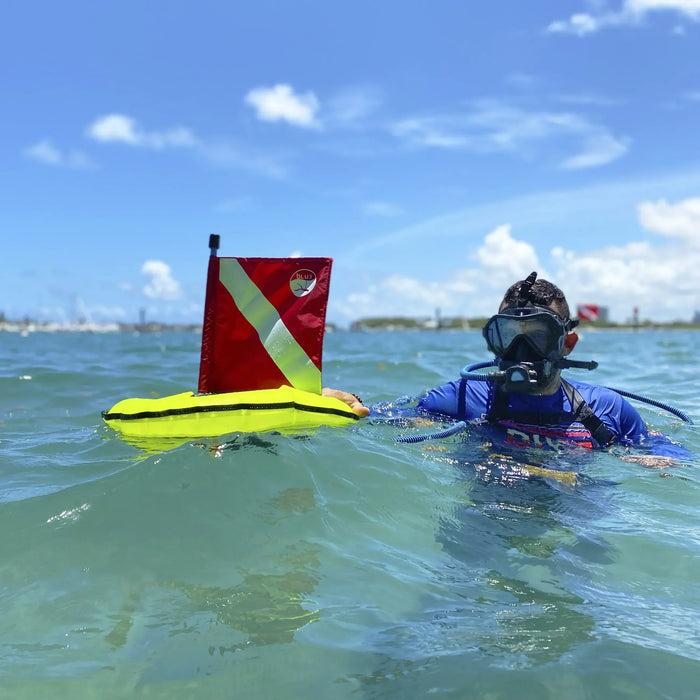 Bandera Roja y Blanca para Sistemas de Buceo Blu3